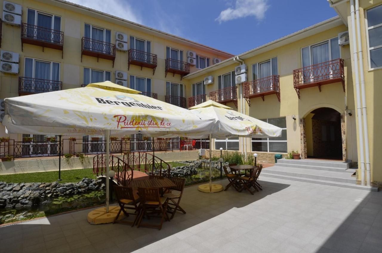 Hotel Intim Costinesti Exterior foto
