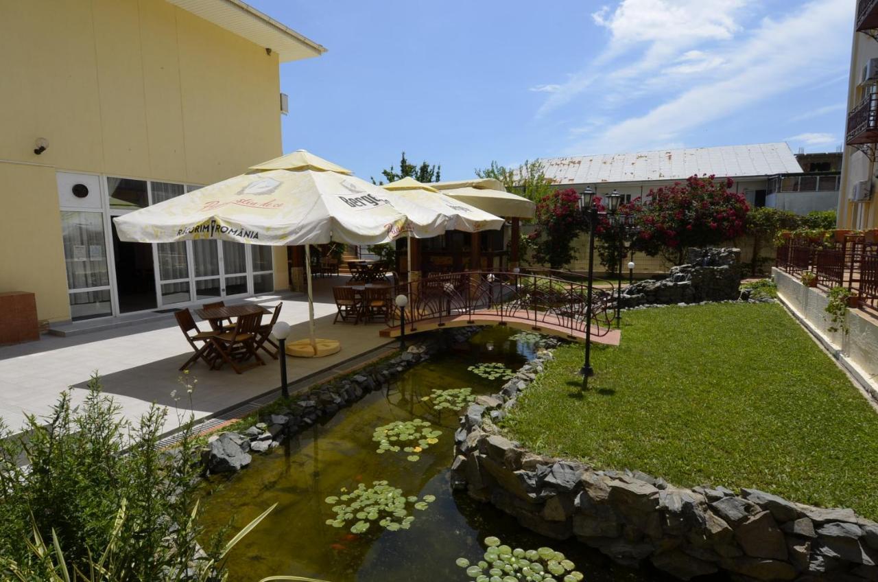 Hotel Intim Costinesti Exterior foto